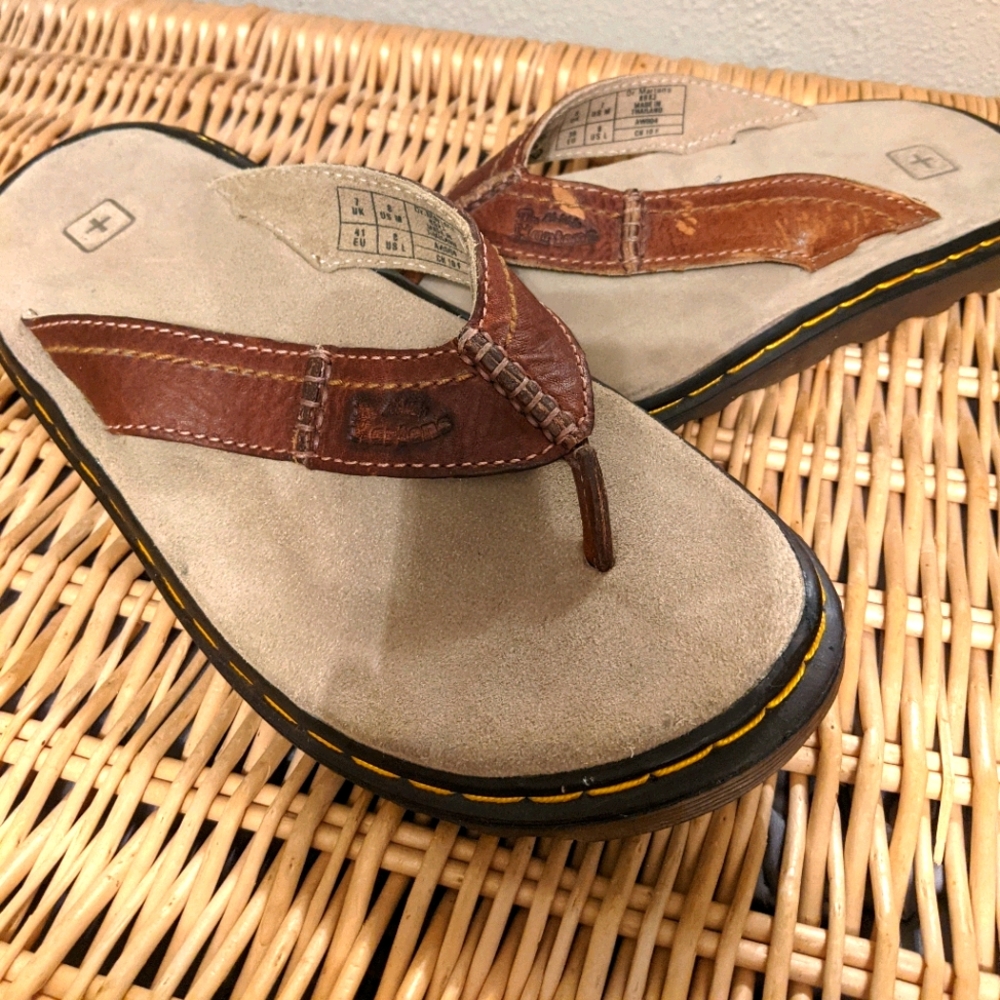 Dr Martens Air Wair Brown Leather Thong flip-flop